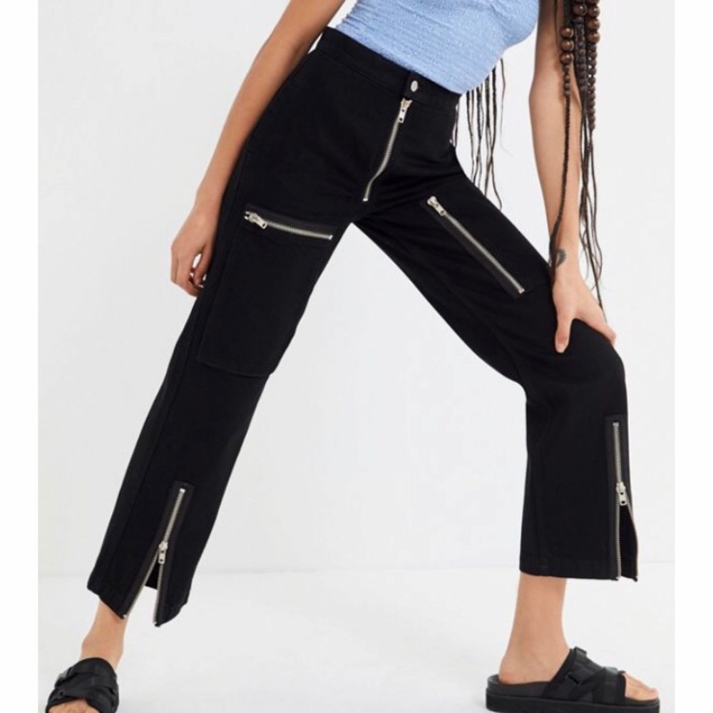 BDG Amelia Zip Front Cropped Jeans